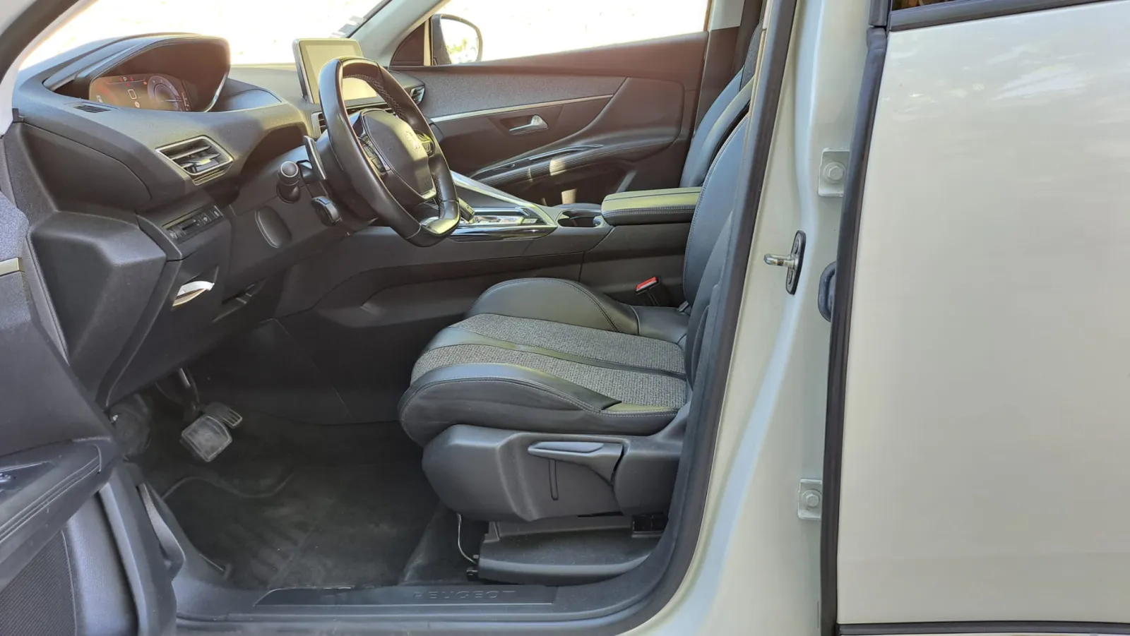 Peugeot 3008 — fotografia 8