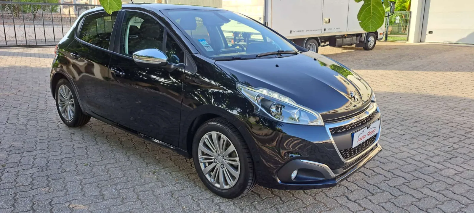 Peugeot 208 — fotografia 3