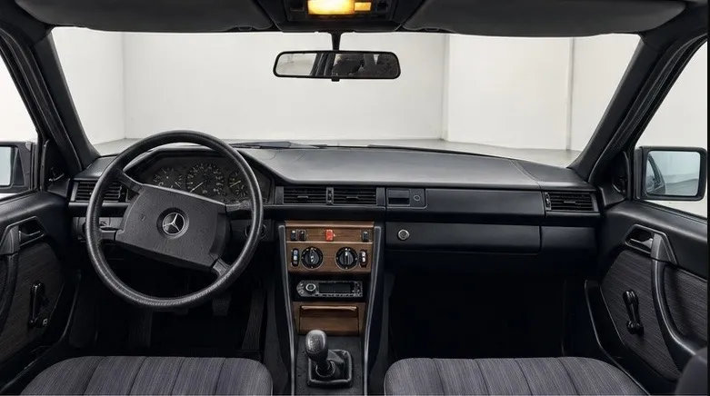 Mercedes-Benz 250D — fotografia 5