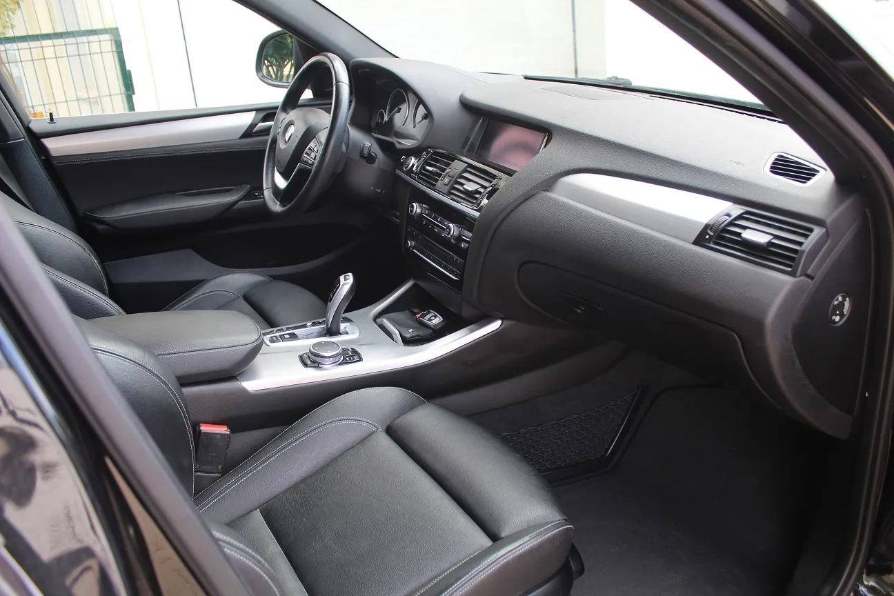 BMW X4 D XLINE — fotografia 9