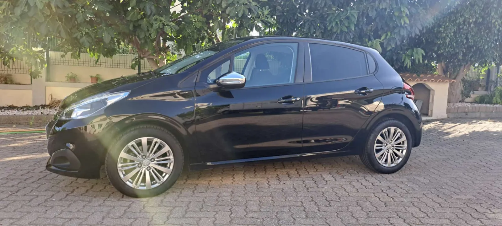 Peugeot 208 — fotografia 15
