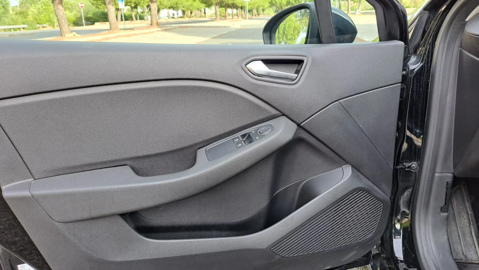 Renault Clio — fotografia 8