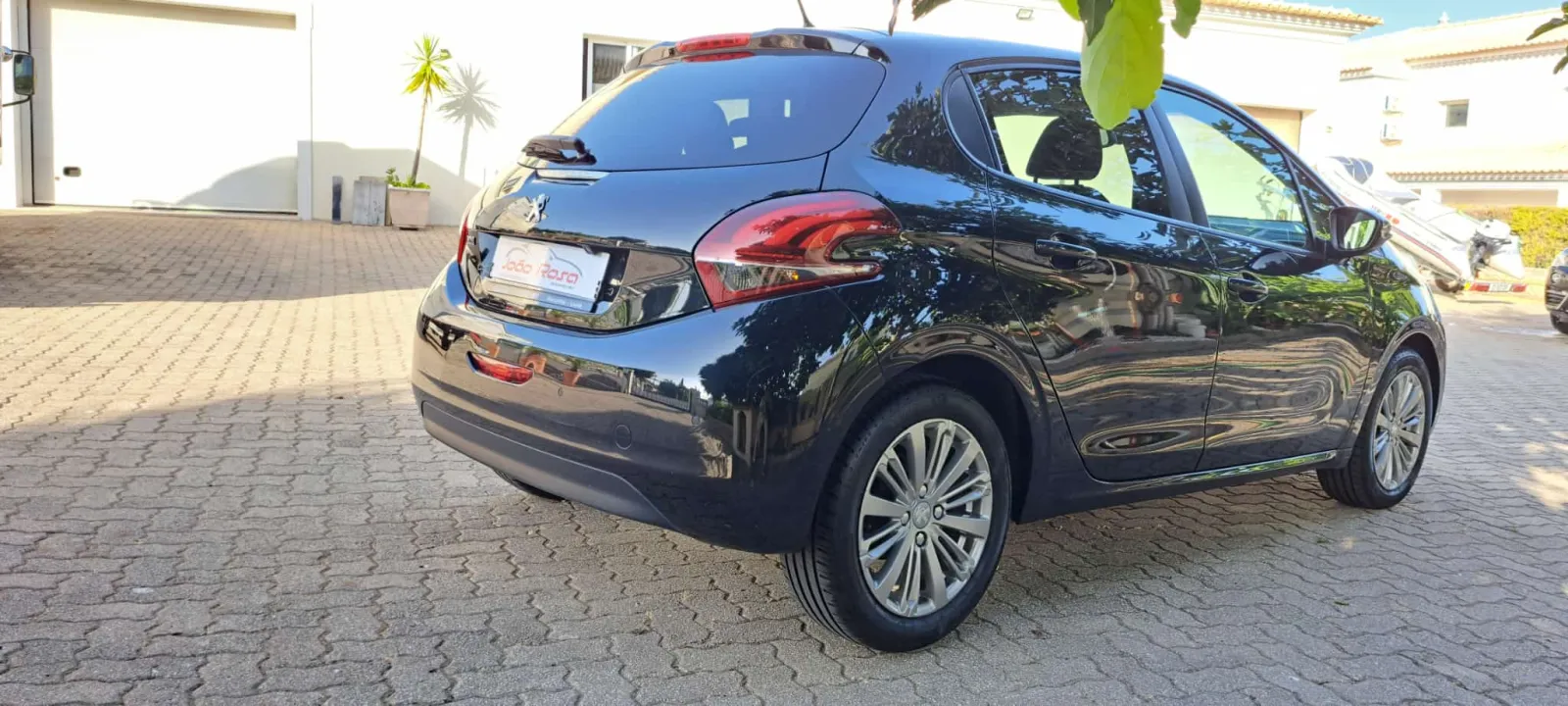 Peugeot 208 — fotografia 14