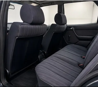 Mercedes-Benz 250D — fotografia 9