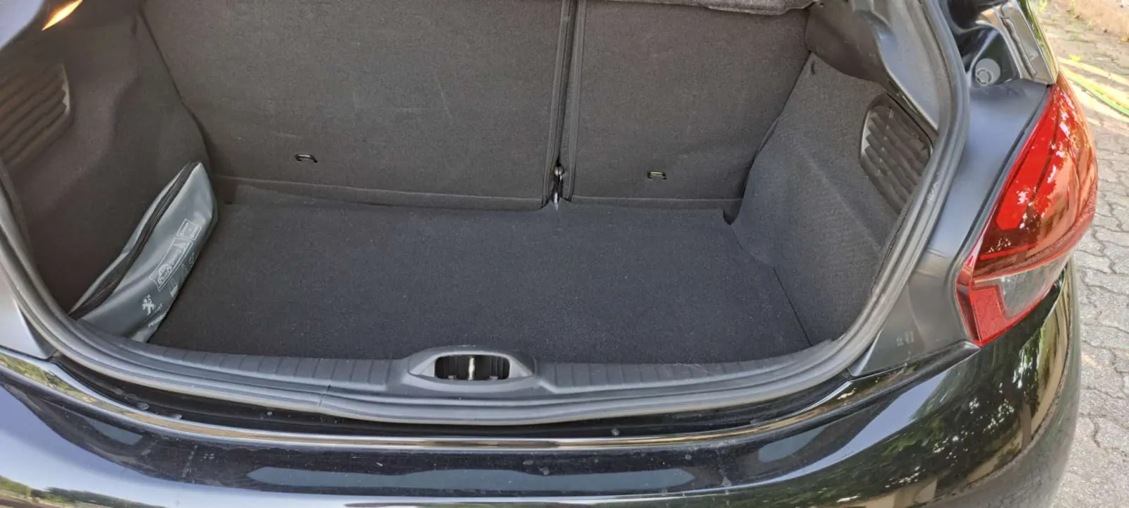 Peugeot 208 — fotografia 16