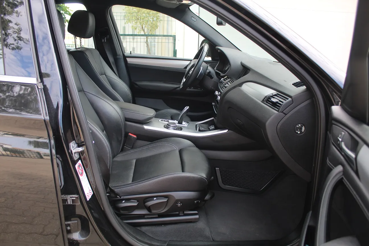 BMW X4 D XLINE — fotografia 8