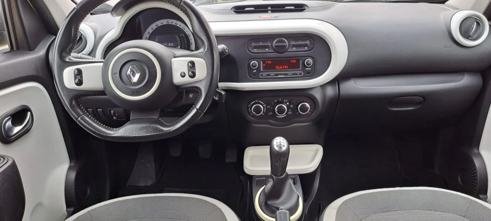 Renault Twingo — fotografia 13