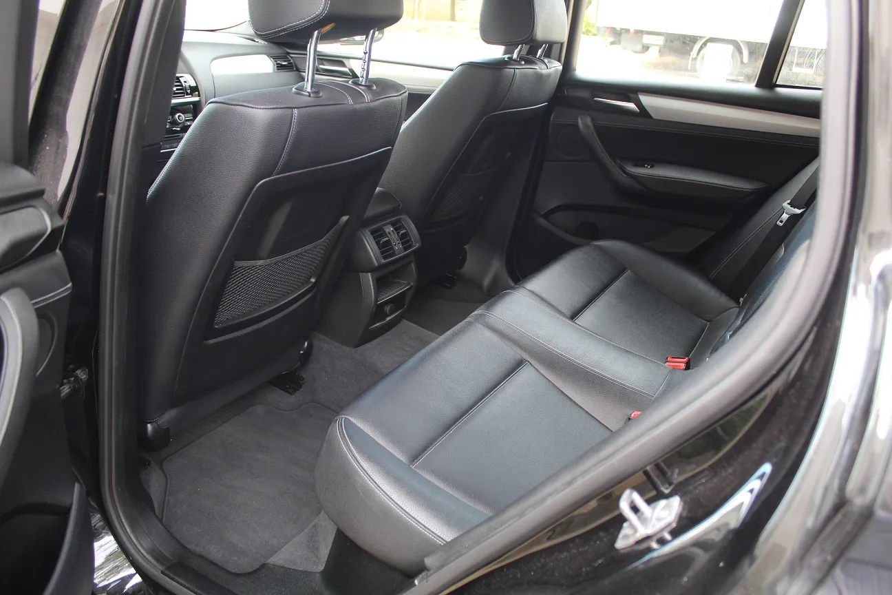 BMW X4 D XLINE — fotografia 11