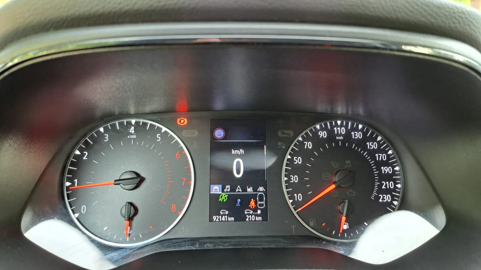 Renault Clio — fotografia 12