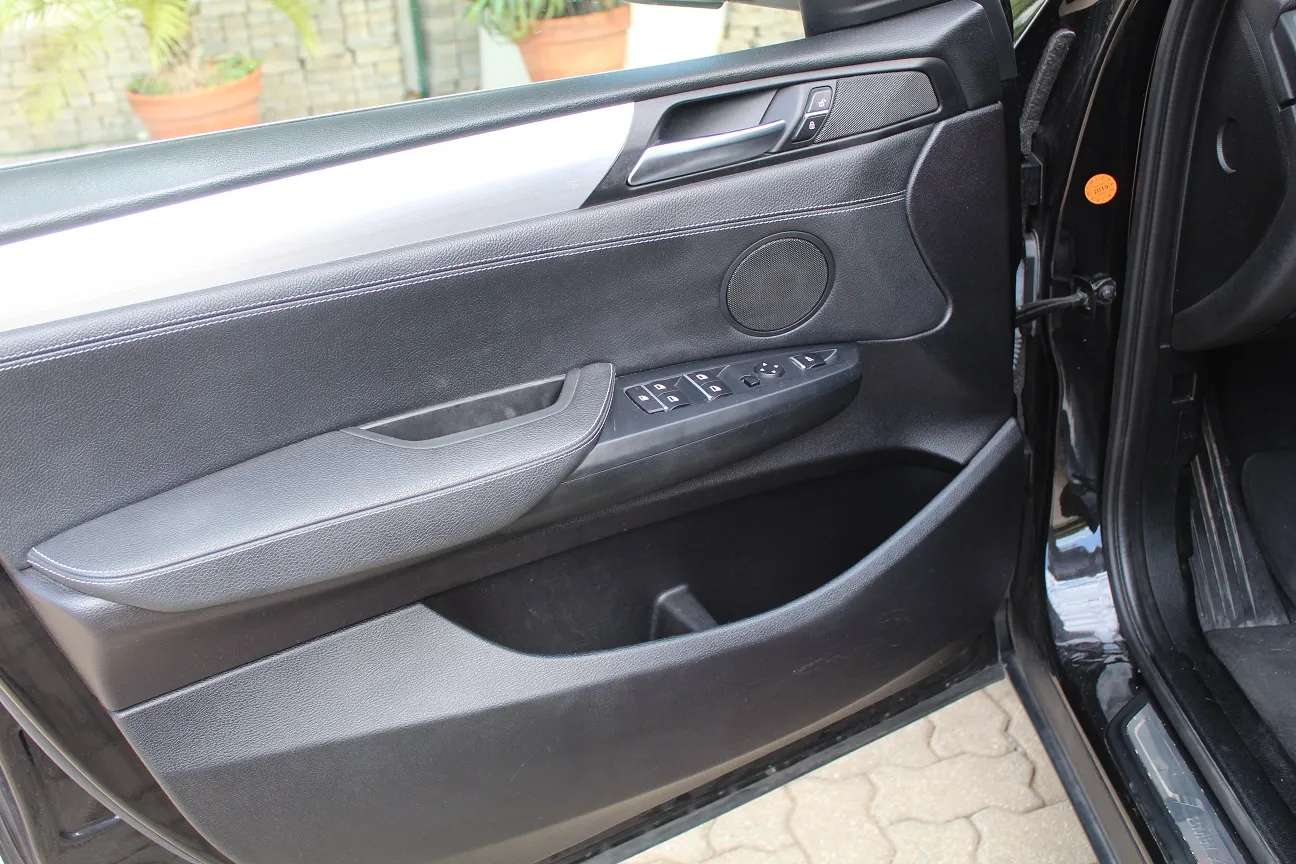 BMW X4 D XLINE — fotografia 13