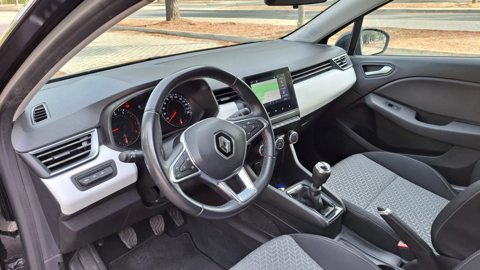 Renault Clio — fotografia 7