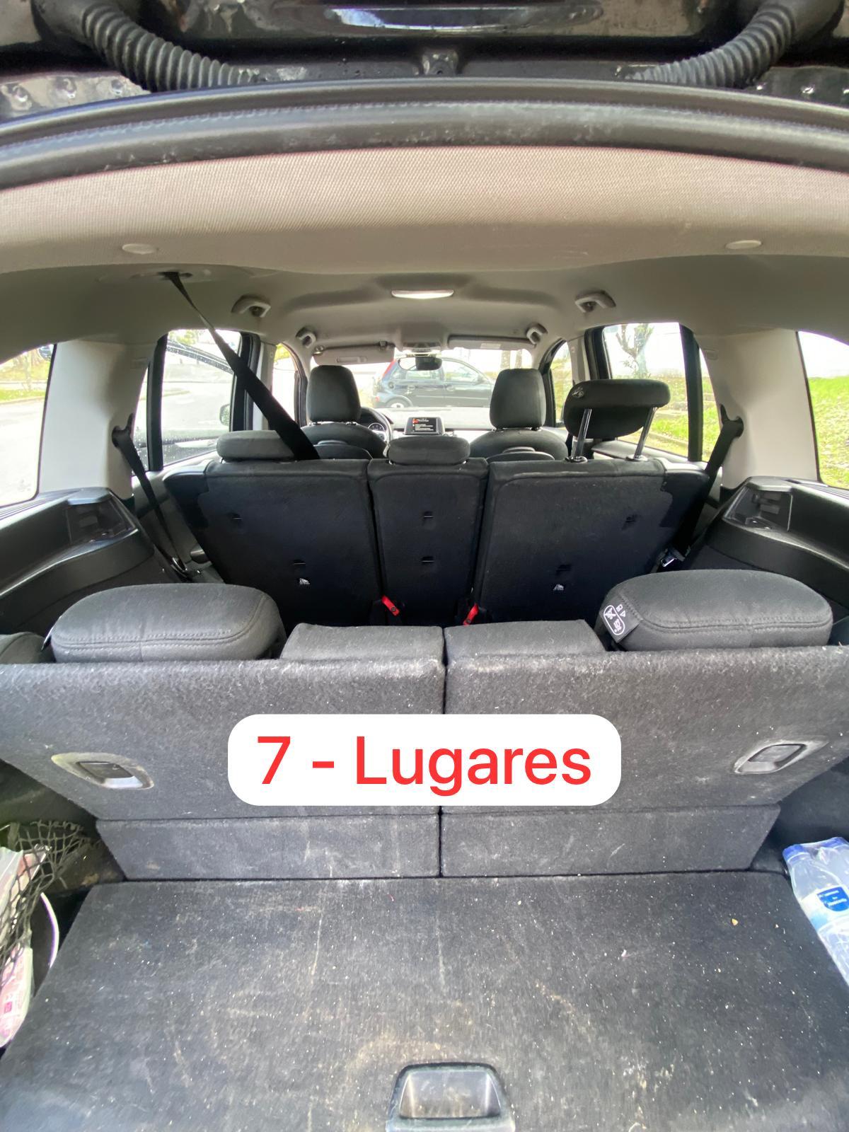 BMW 216D SUV Gran Tourer — fotografia 5