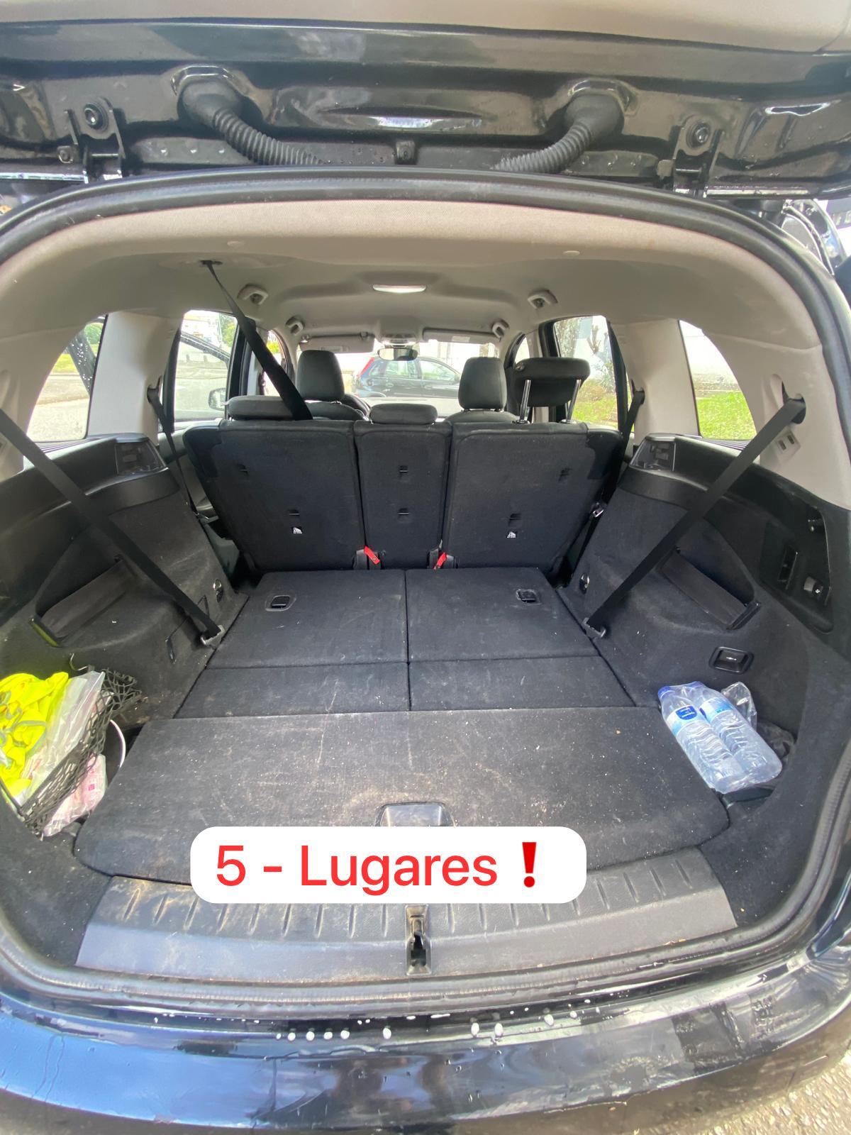 BMW 216D SUV Gran Tourer — fotografia 6