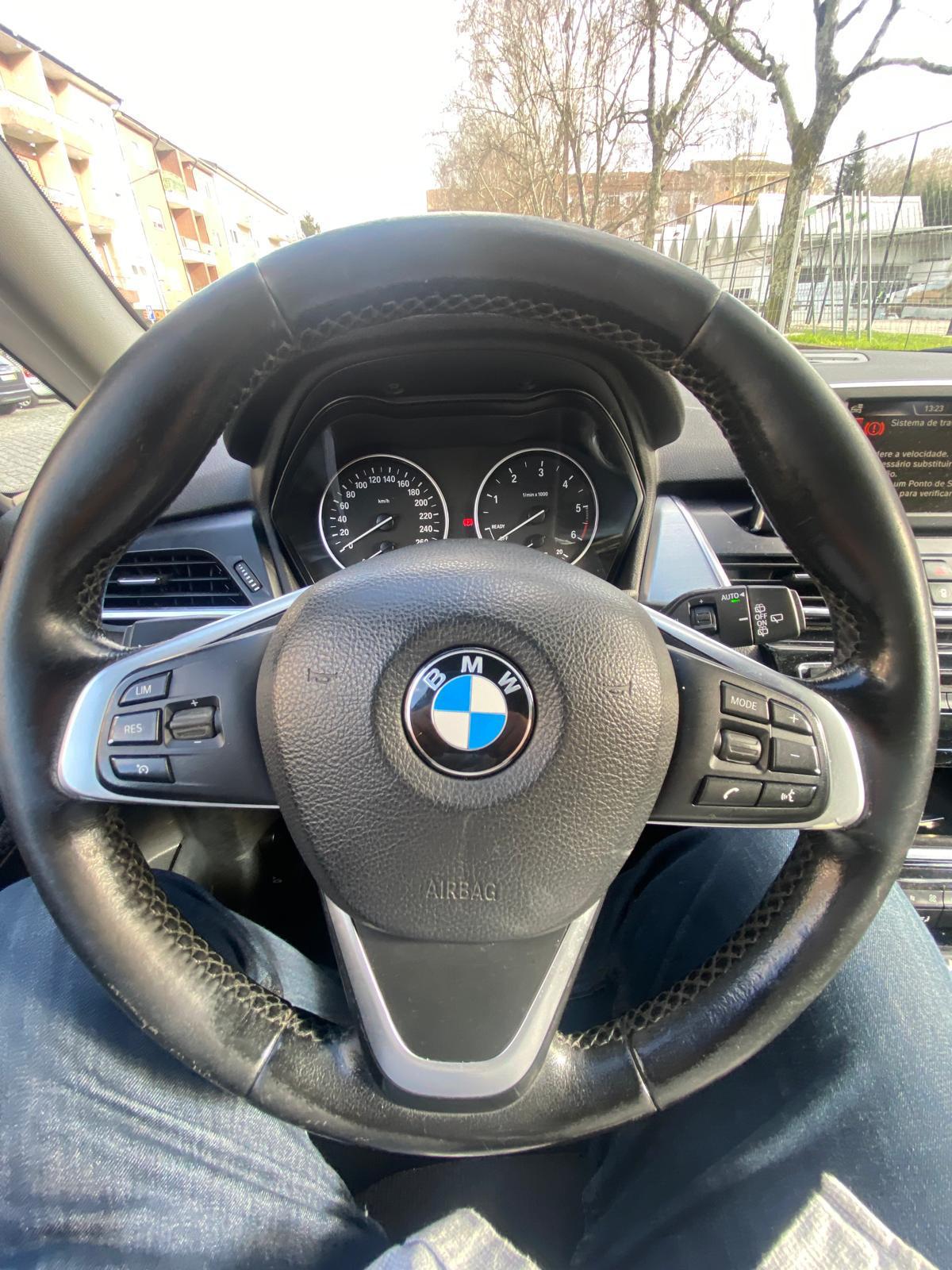 BMW 216D SUV Gran Tourer — fotografia 11