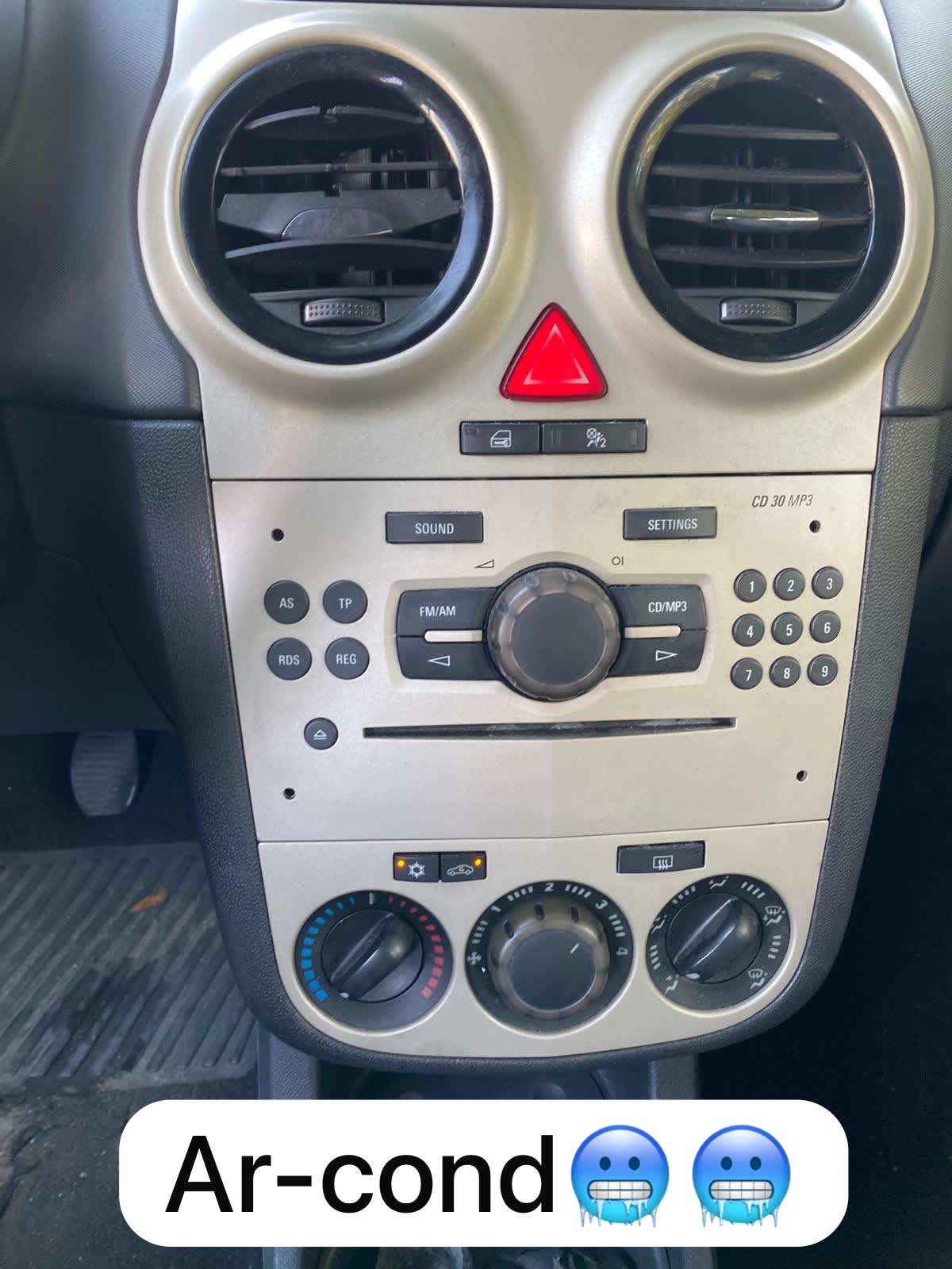 Opel Corsa — fotografia 11